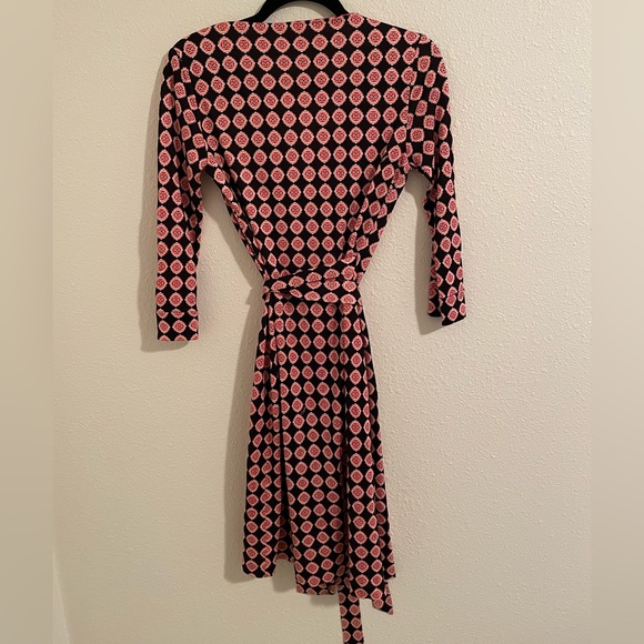 DVF Julian Silk Wrap Dress sz 2 - Picture 6 of 7